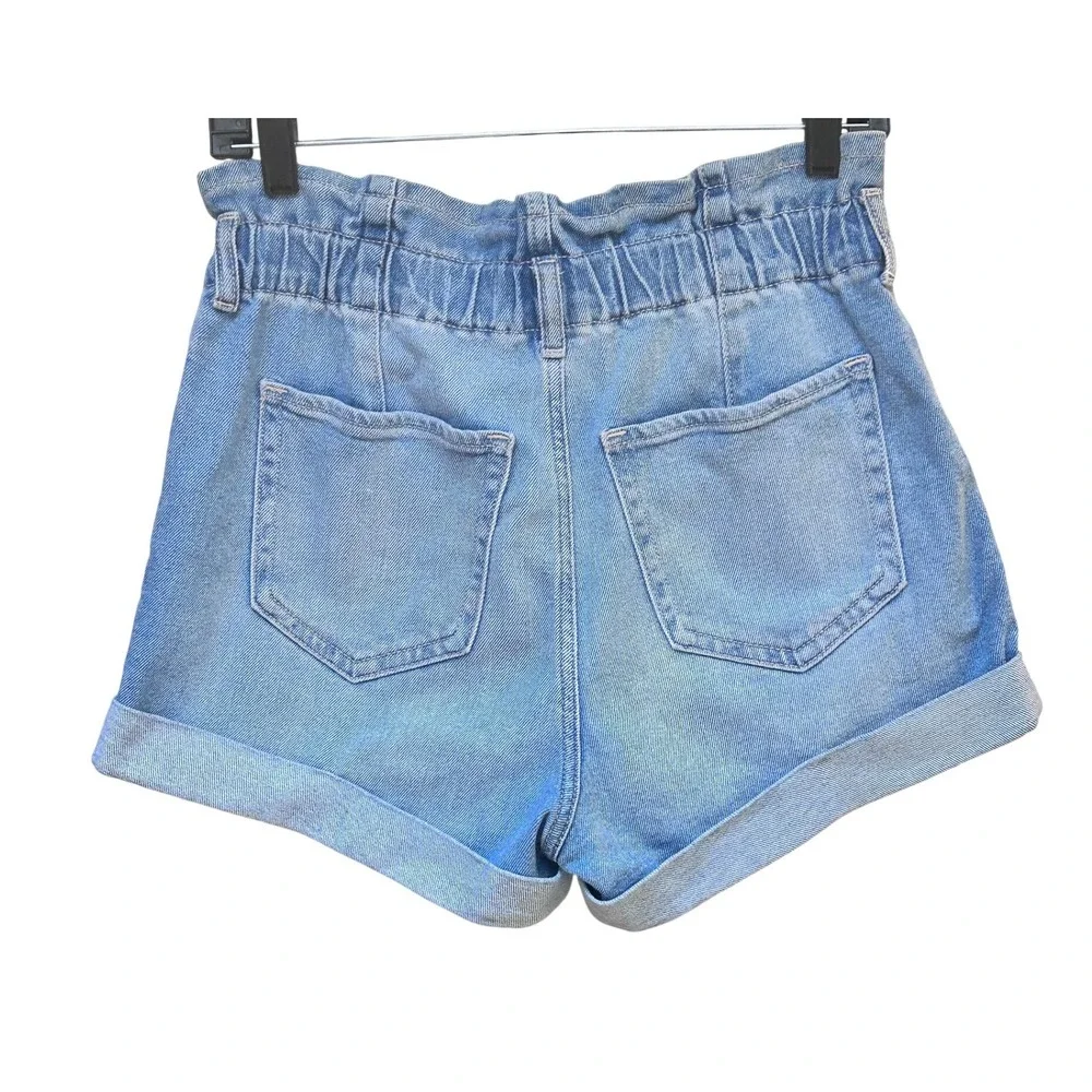 Hollister Ultra High-Rise Mom Shorts Light Wash Paperbag Waist Denim Size 9 W29
